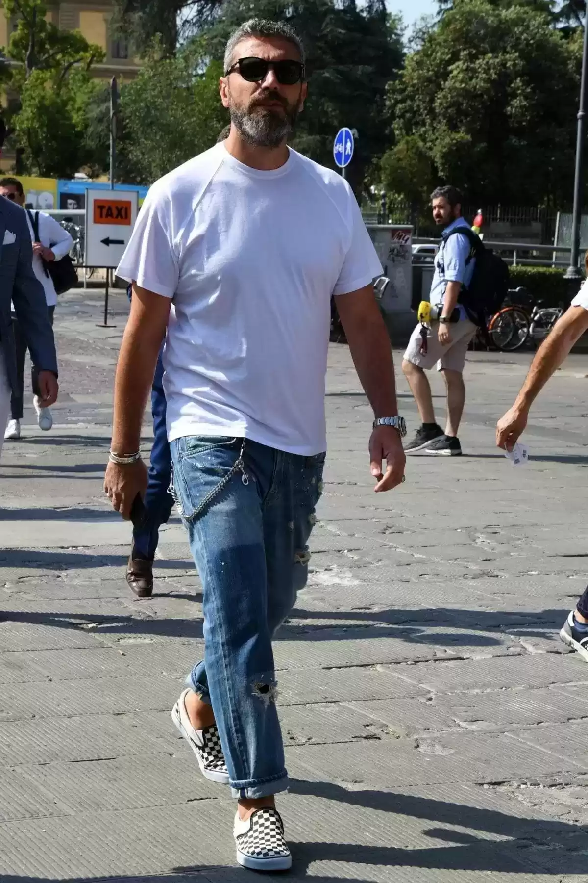 中年男性简约穿搭指南：3种帅气减龄搭配方案