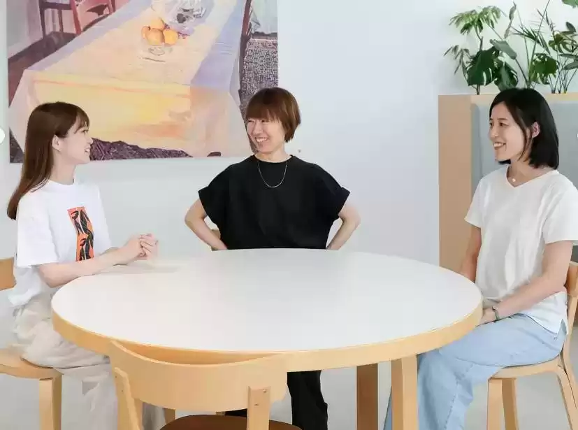 日本主妇穿搭美学揭秘：松弛感穿搭的显瘦密码