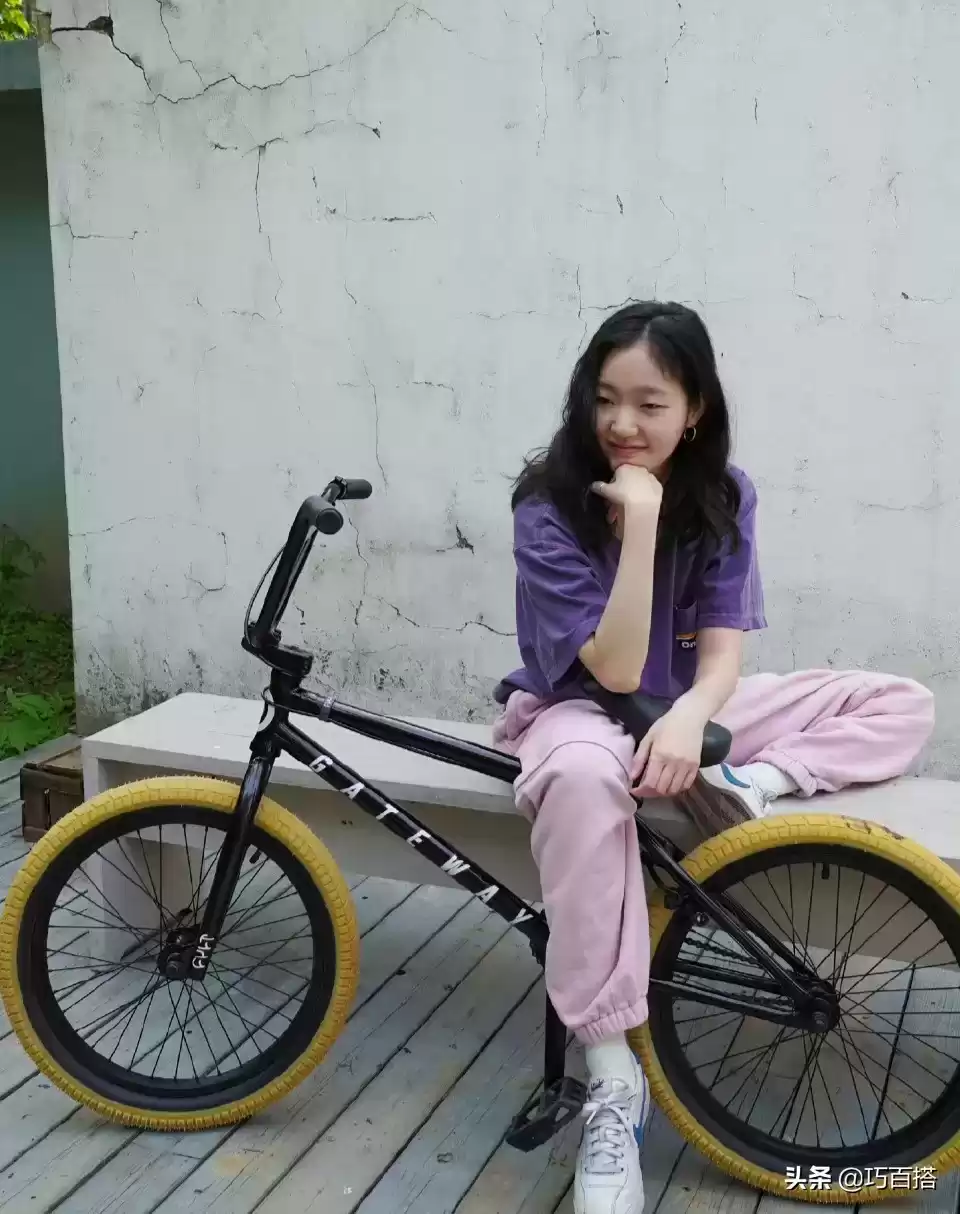 金高银私服穿搭解析：每一套都美在心坎里的时尚秘诀