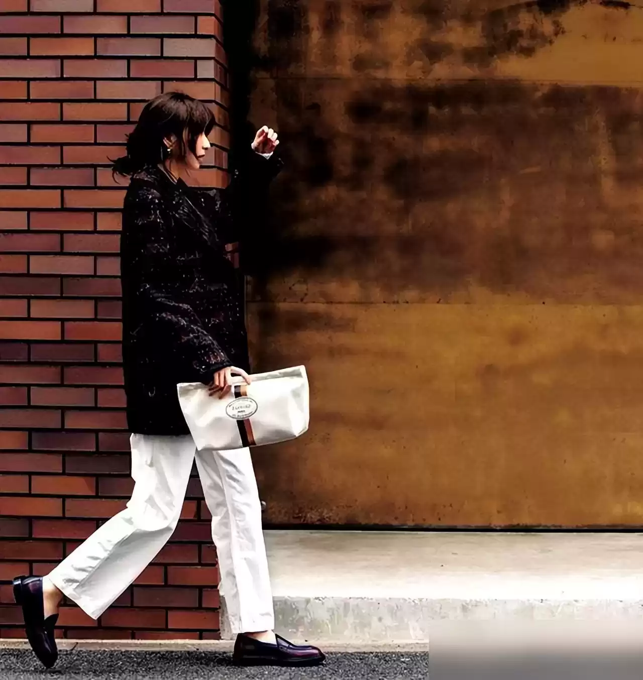 胖MM春季穿衣搭配秘籍：中年微胖女性的4个显瘦穿搭建议