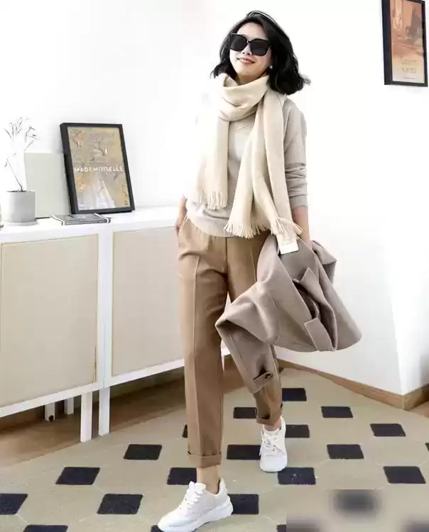 胖MM春季穿衣搭配秘籍：中年微胖女性的4个显瘦穿搭建议