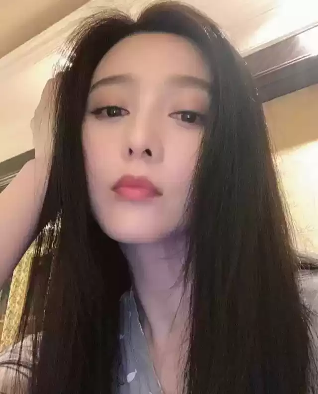 微胖女性穿搭秘籍:2大显瘦法则,轻松提升气质与魅力 微胖女性穿搭秘籍:2大显瘦法则,轻松提升气质与魅力