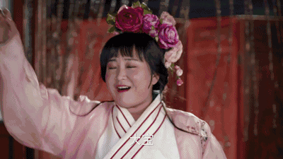 微胖女性穿搭秘籍:2大显瘦法则,轻松提升气质与魅力 微胖女性穿搭秘籍:2大显瘦法则,轻松提升气质与魅力