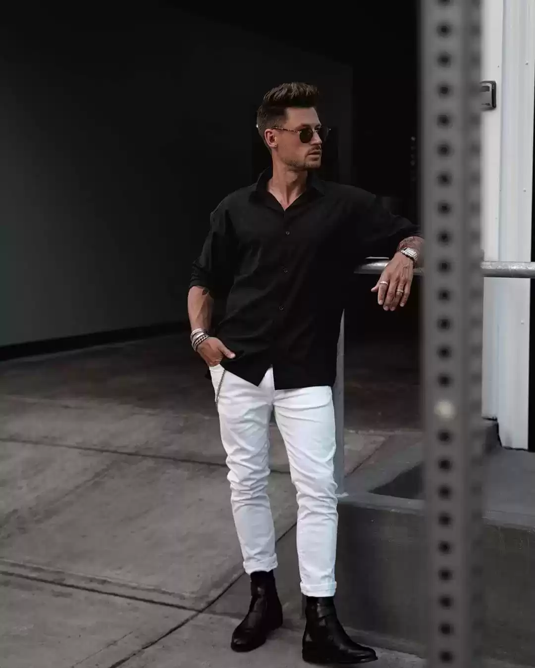 男士夏季穿搭终极指南：掌握这些技巧，轻松变身时尚达人