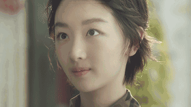 周冬雨穿衣搭配图片 搭配皮草不会“妆”？快来看看周冬雨大气又高级的简约妆面