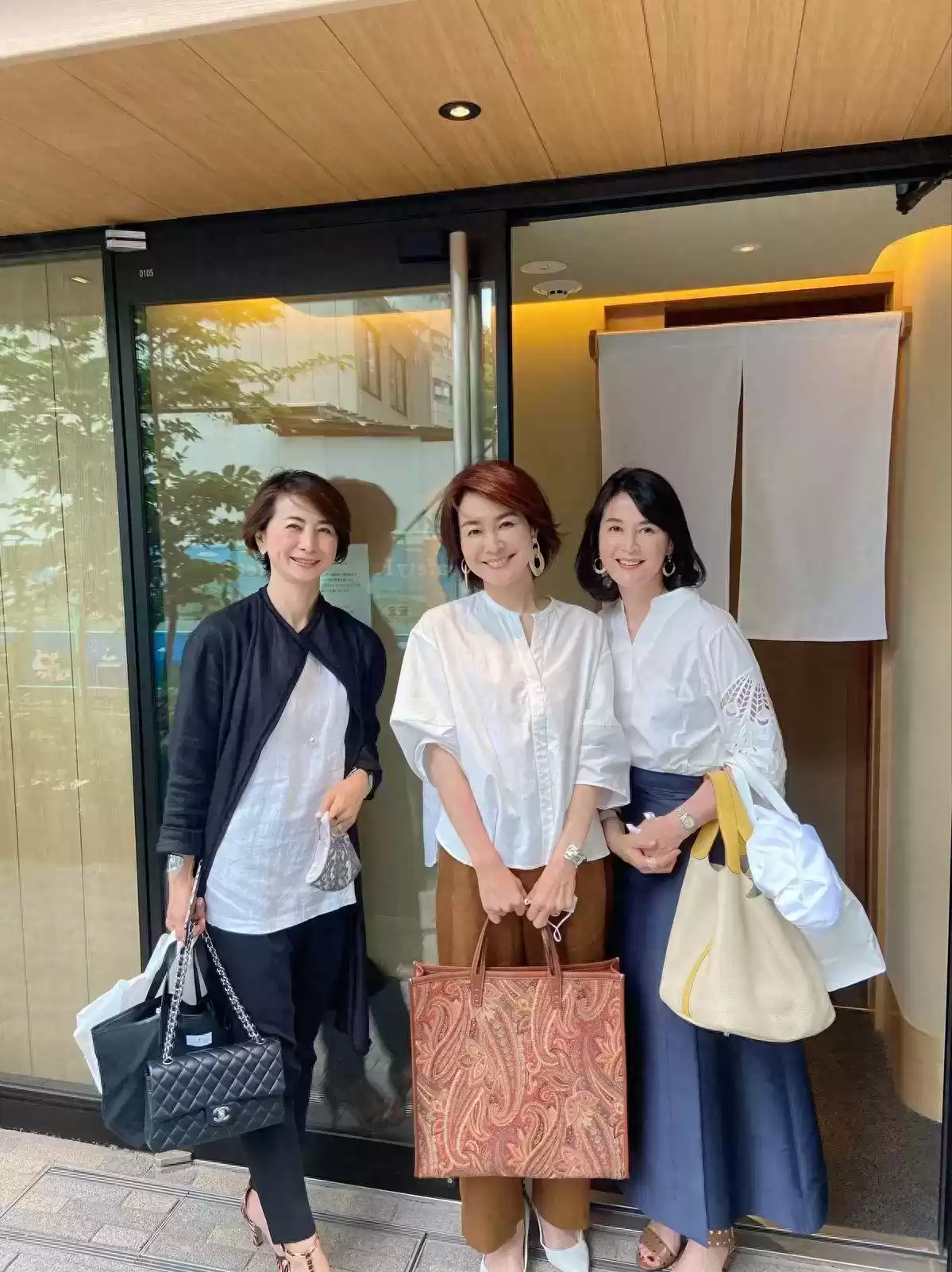 日本主妇的穿搭哲学：简约法则塑造高级气质