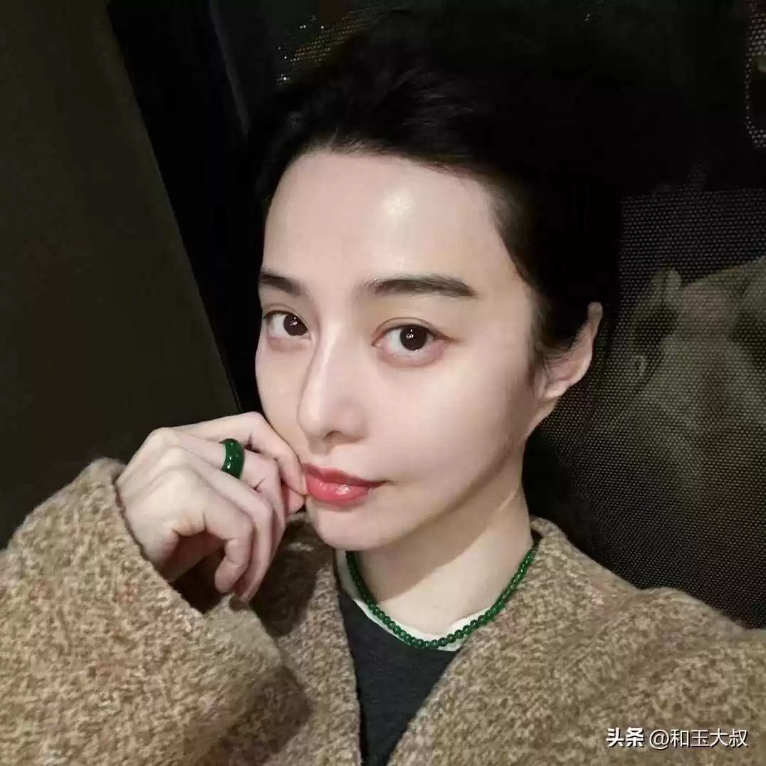 碧玉穿搭秘籍:和田玉与日常服饰搭配,同色系法则让你告别土气,高级感爆棚!