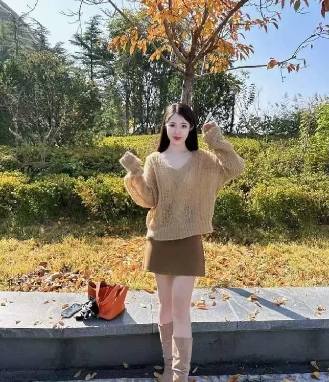 穿衣搭配层次:一浅一深,再搭配浅色,氛围感十足