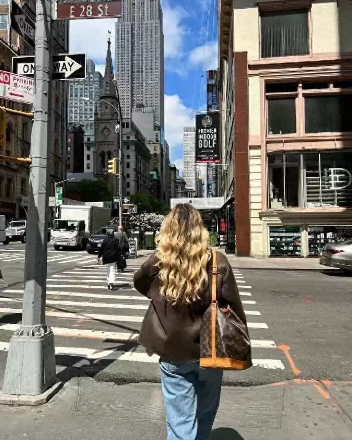 秋日慵懒风穿搭秘诀：跟Ins博主Celine学穿出自带滤镜的温柔感