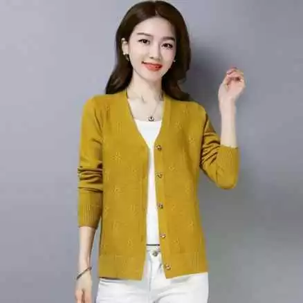 女人知性穿搭秘诀：针织衫衬衫配裙子，优雅洋气全搞定