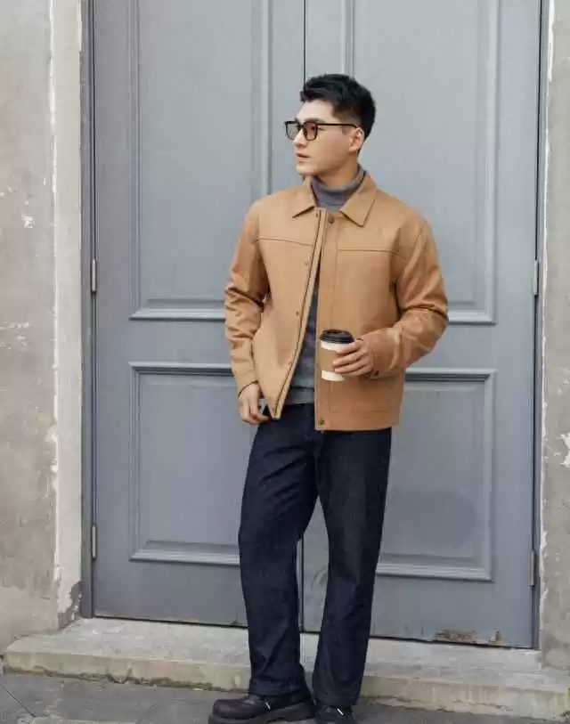 冬日男士穿搭不臃肿攻略：用美拉德色系打造高级时尚感