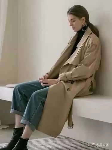 男生初春穿衣搭配指南：40+男士冬季黑白穿搭，拒绝油腻，舒适体面每一天