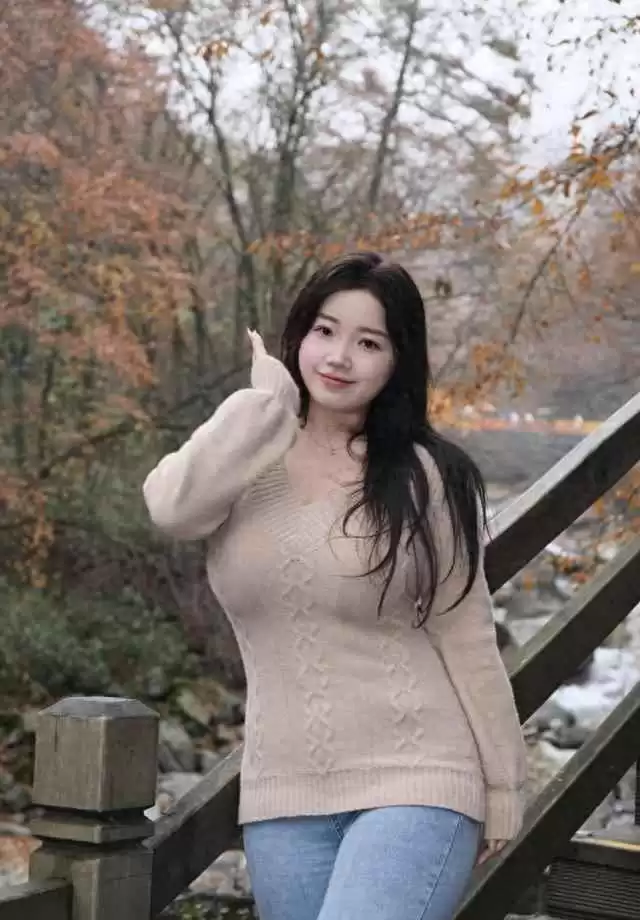 微胖模特穿衣搭配 微胖女生怎么穿衣好看？这位小姐姐告诉你“有肉”也可以穿的很美