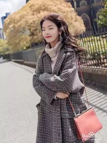 格子大衣穿搭秘籍：轻松提升气质，告别平庸造型