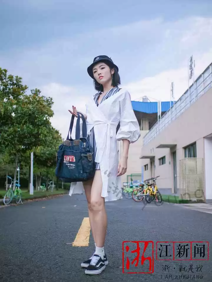 温州秋季穿衣搭配 街拍|乱穿衣的季节,最会搭配的你