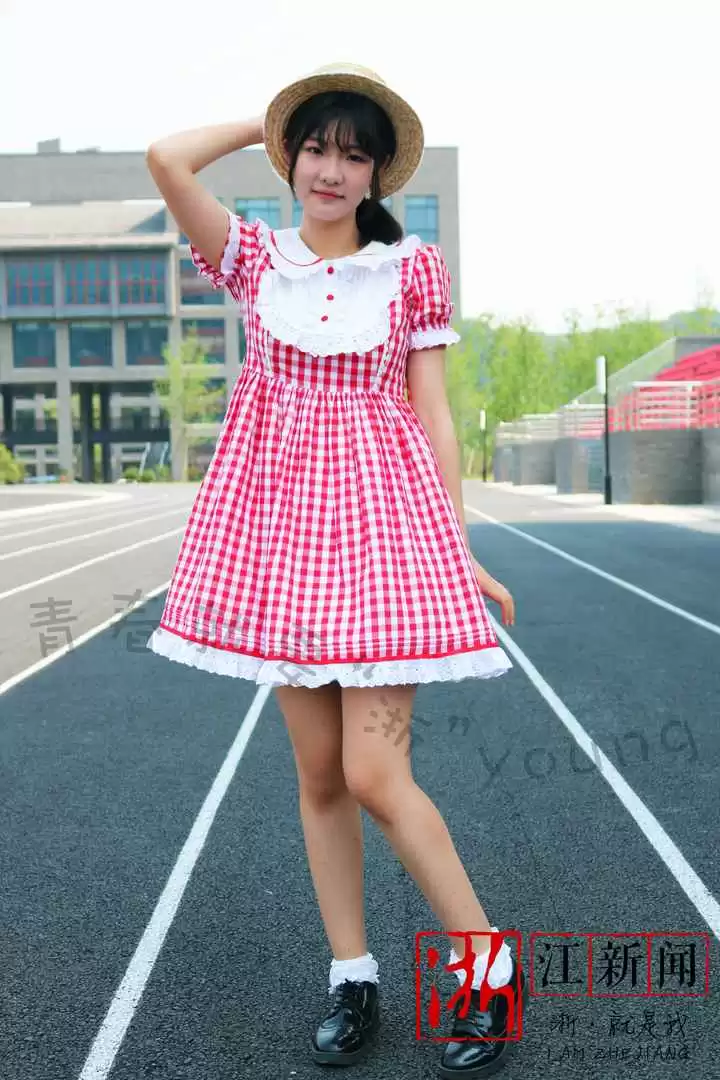 温州秋季穿衣搭配 街拍|乱穿衣的季节,最会搭配的你