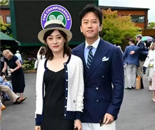 孙俪伦敦街拍时尚蜕变！英伦风穿搭高级感满分，女人打扮起来真惊艳