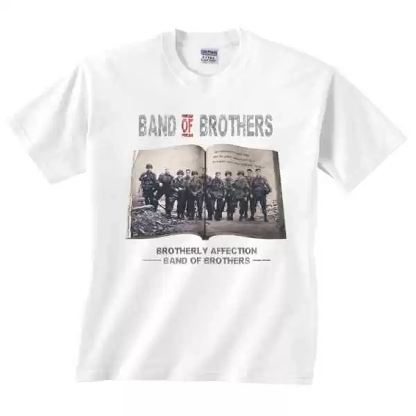 T恤整理妙招大公开 让你的衣橱告别杂乱