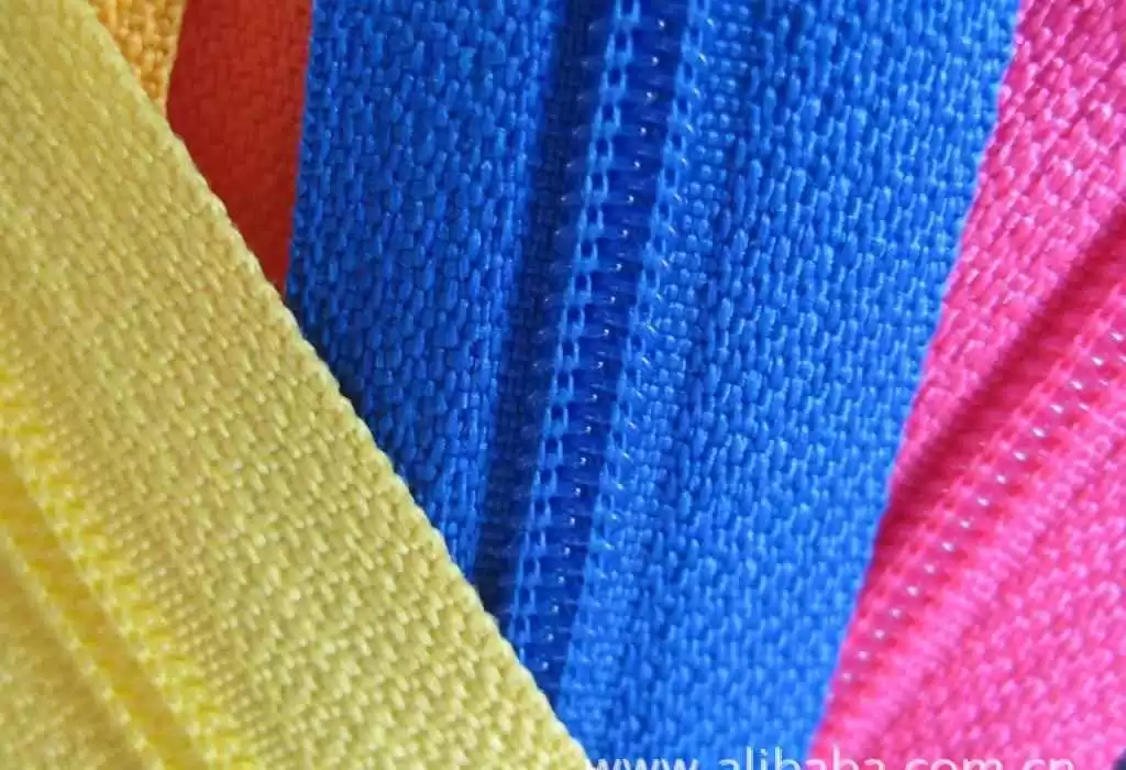 你身上穿的可能就是尼龙 揭秘从袜子到火箭都离不开的神奇纤维