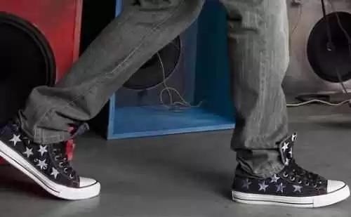 匡威配什么裤子才够范儿 这份穿搭指南让你从头潮到脚