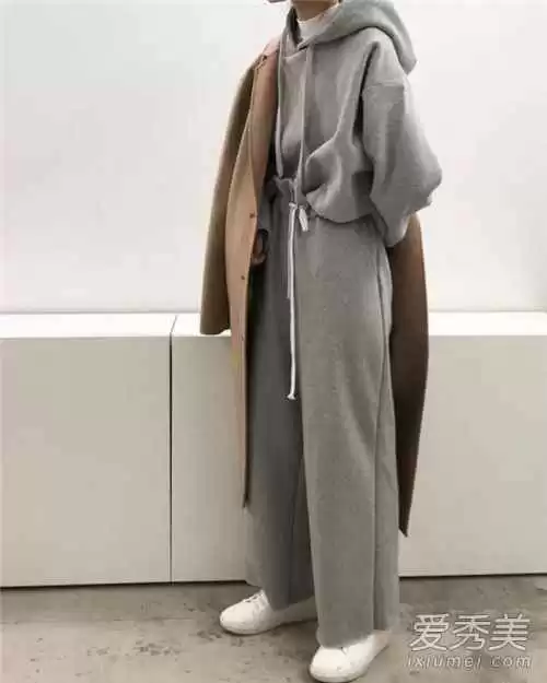 卫衣穿搭真经 告别路人感这些搭配思路让你时髦出街