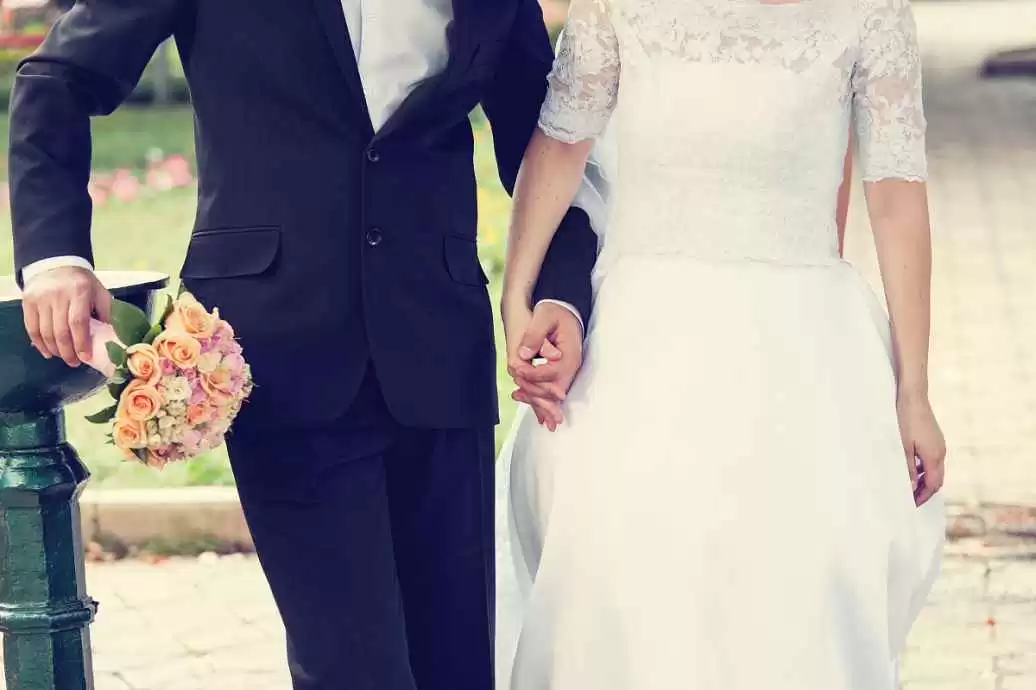 婚礼穿搭全指南 轻松得体不出错