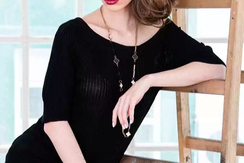 打底衫颜色挑选秘诀穿出你的专属范儿