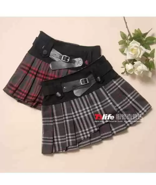 格子裙配什么上衣穿出不同风格 这些搭配方案让你一周不重样