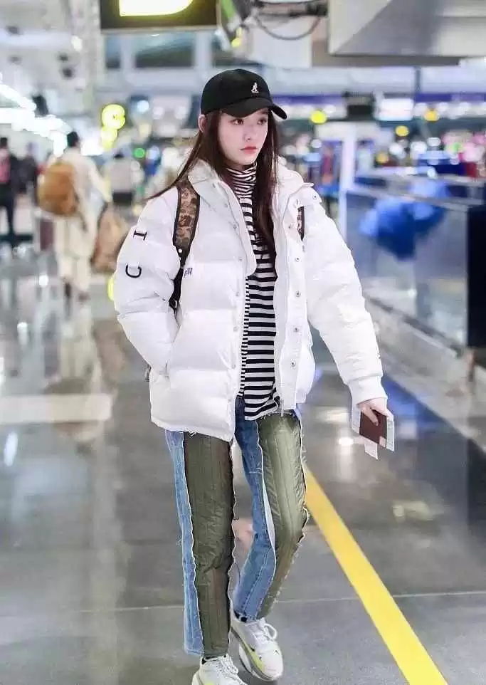白色羽绒服搭配裤子终极指南让你时尚出街