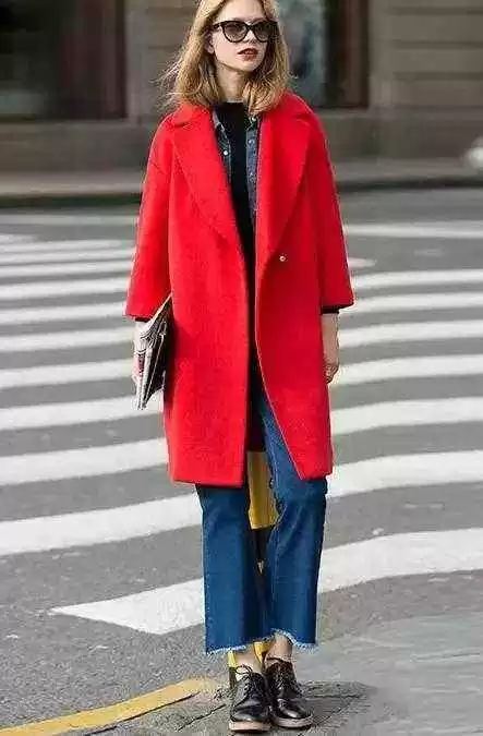 红色外套内搭全攻略，这样穿时髦又显气质