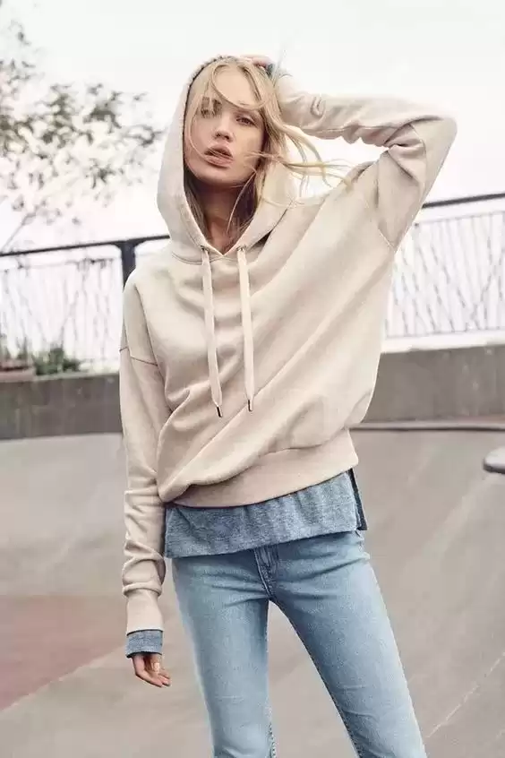 蓝色卫衣配裤子穿搭全攻略