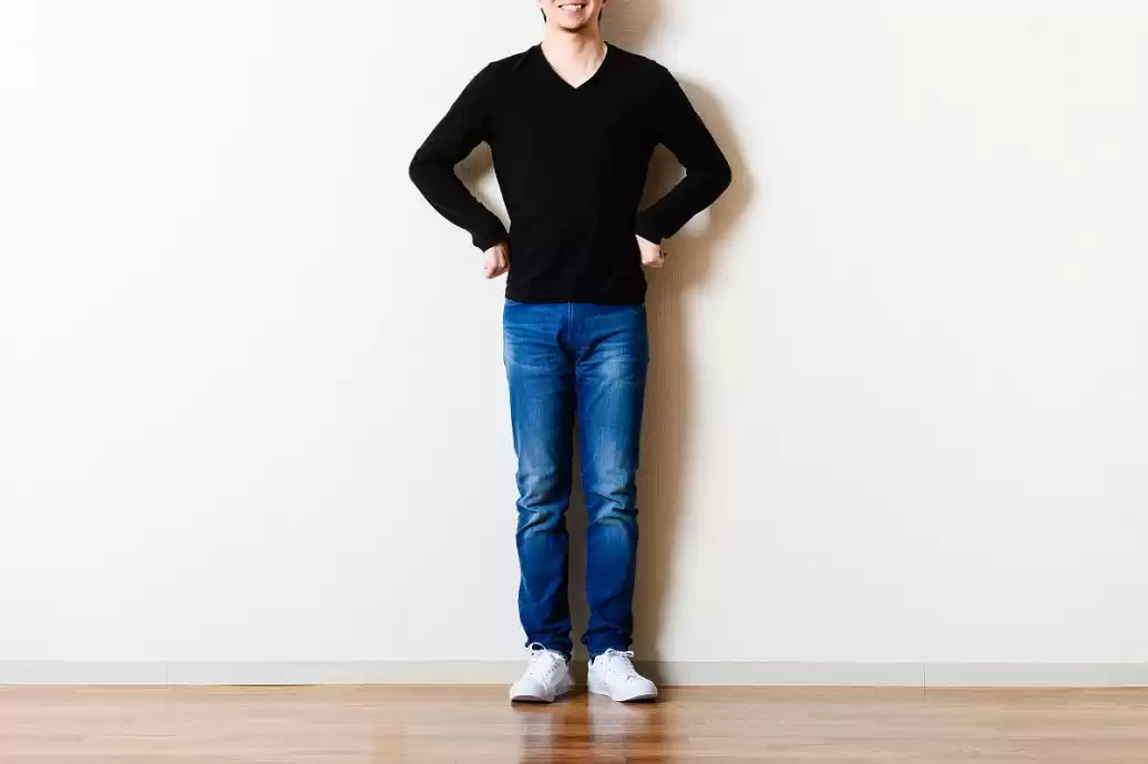 衬衫内搭的时髦智慧 巧妙叠穿告别臃肿尴尬 衬衫内搭的时髦智慧 巧妙叠穿告别臃肿尴尬