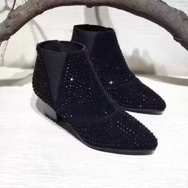 ASH艾熙是什么牌子?意法混血潮鞋的独特魅力与选购全攻略 ASH艾熙是什么牌子?意法混血潮鞋的独特魅力与选购全攻略