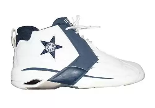 那双帆布鞋的名字里，藏着你不知道的三副面孔