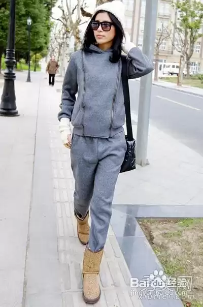 雪地靴穿搭宝典这样配裤子时髦又暖脚脖子