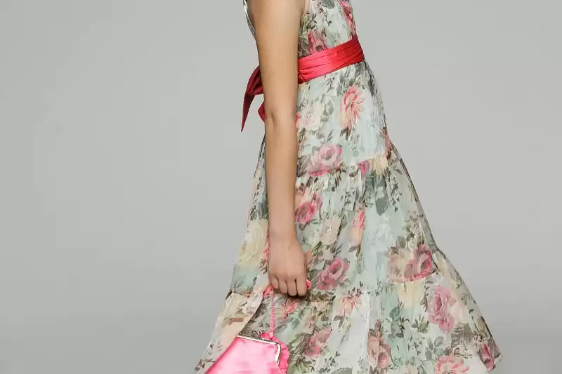 长款牛仔裙上衣搭配全攻略