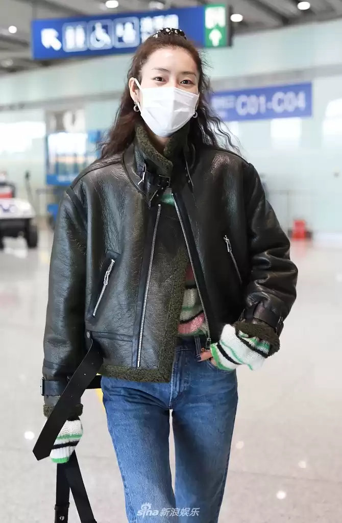 黑色皮衣裤装搭配秘籍让你时髦翻倍 黑色皮衣裤装搭配秘籍让你时髦翻倍