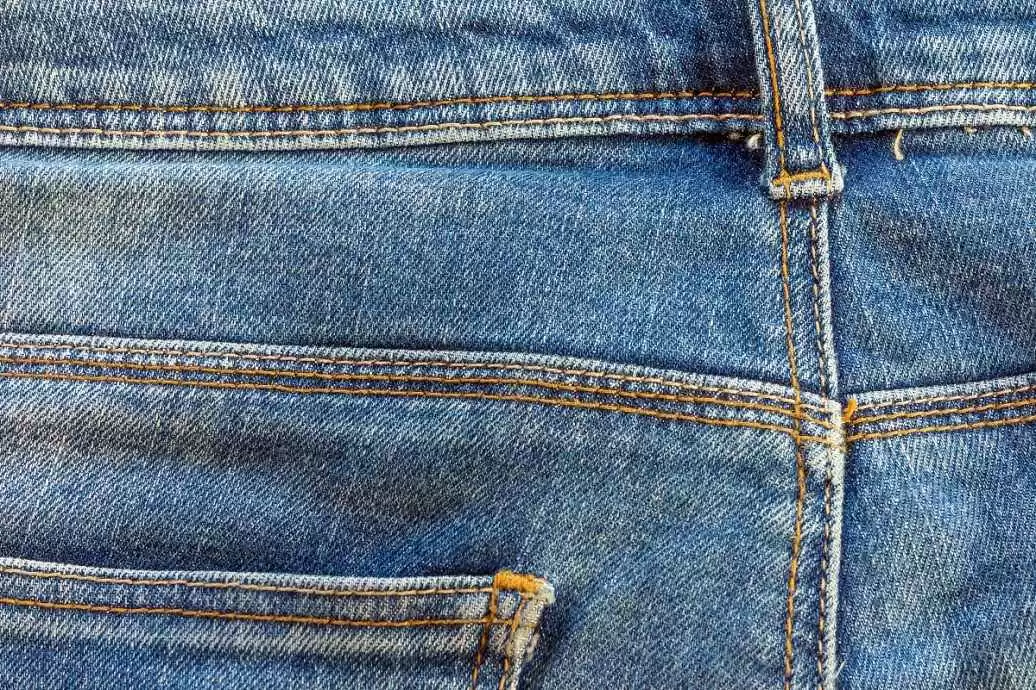 夹克这件外衣的面料讲究可多了