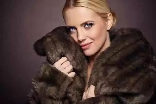 扒一扒皮草那些事儿:从奢华到养护一篇说清 扒一扒皮草那些事儿:从奢华到养护一篇说清