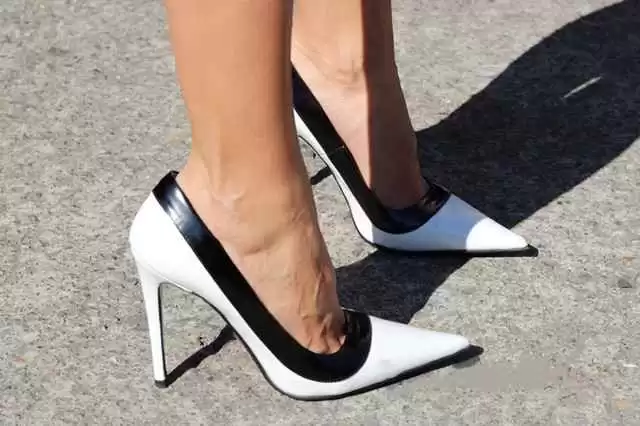 挑对一双舒服鞋 走路姿态不累健康常伴