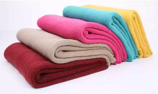 挑对围巾颜色让你美出新高度