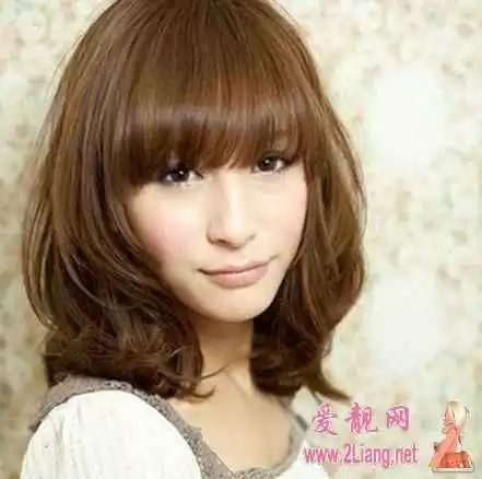 揭秘女明星都在剪的减龄发型这样剪年轻十岁