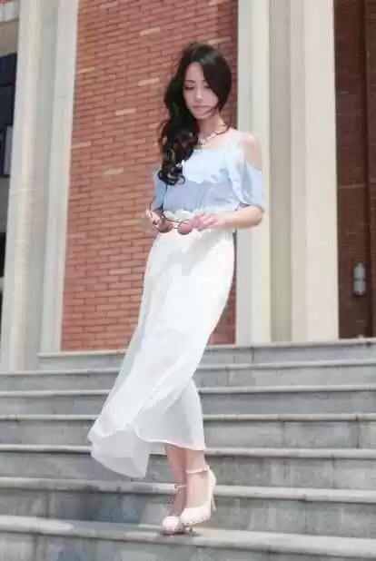 摆裙整理全攻略 告别杂乱衣柜的秘诀