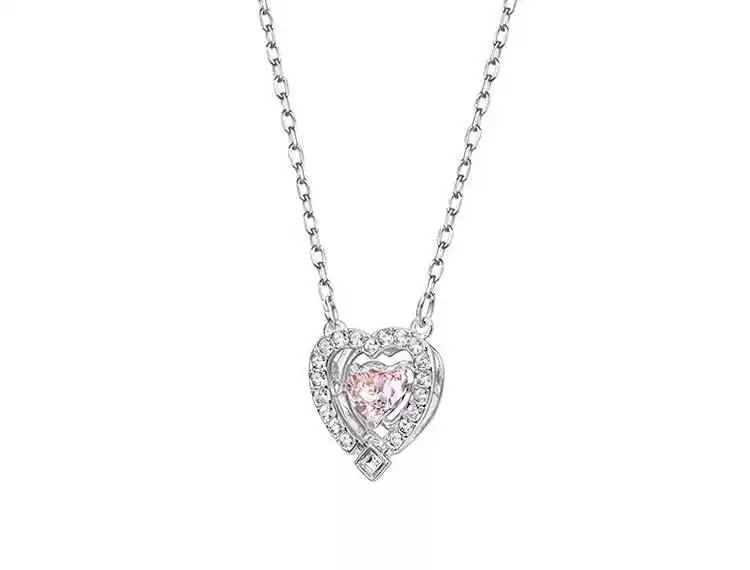 施华洛世奇不为人知的多面真相 到底是高级水晶还是精致玻璃 施华洛世奇不为人知的多面真相 到底是高级水晶还是精致玻璃