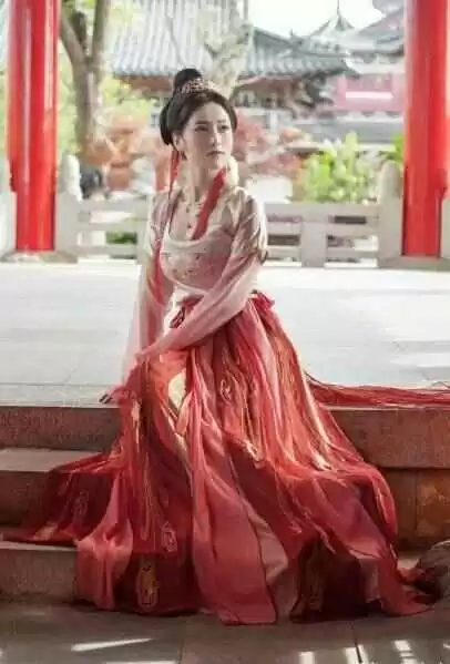 汉服脚下的风景线,这几双鞋让你美得毫不费力 汉服脚下的风景线,这几双鞋让你美得毫不费力