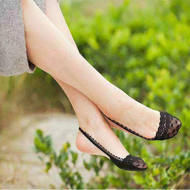 浅口单鞋袜子搭配全指南 隐形时髦与舒适我都要