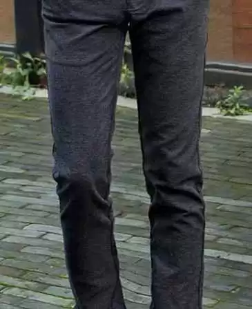 深灰色裤子搭配鞋子秘籍 穿出个性魅力不掉坑 深灰色裤子搭配鞋子秘籍 穿出个性魅力不掉坑