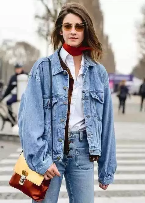 牛仔外套内搭全攻略 这样穿时髦不撞衫 牛仔外套内搭全攻略 这样穿时髦不撞衫
