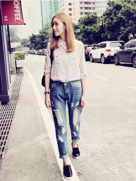 牛仔裤搭配上衣全攻略穿出你的风格不重样