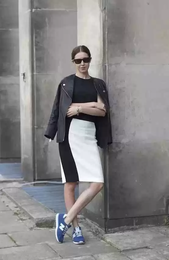 皮裙配鞋全攻略 从酷飒到甜美一双鞋搞定风格切换